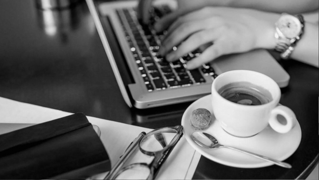 Plotentwicklung im Selbststudium: Ein Online-Kurs mit Aufgaben und Musterlösungen